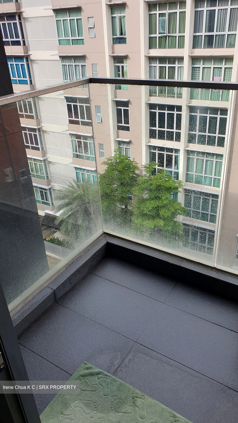 The Centren (D14), Apartment #446162341